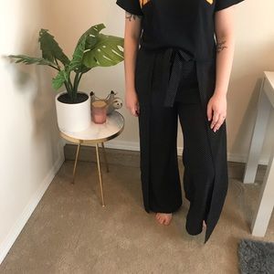 Black & white polka dot trousers.. wide leg